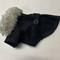 犬服 小型犬用　黒色　お出かけコート　衿、袖つき　美品　S