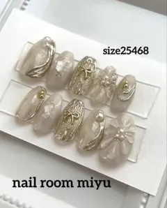 【現品】ぷっくりフラワーネイルチップ　成人式　振袖　 結婚式　韓国