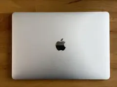 MacBook Pro 13インチ 2019 128GB シルバー　箱、充電器付 MacBook Pro 13インチ 2019 128GB シルバー 箱、充電器付 - メルカリ