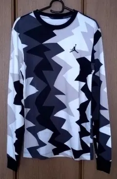 ナイキ　ジョーダンブランド　長袖Tシャツ