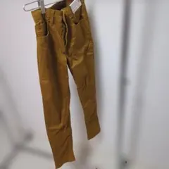 【新品】ユニクロ　スキニーフィットテーパードパンツXS