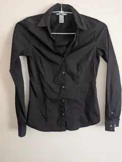 H&M 黒の長袖シャツ 34