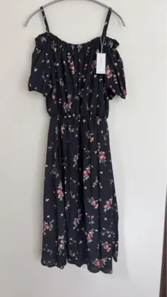 新品タグ付】INGNI イング 花柄 ロングワンピース オフショル 黒