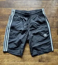 adidas Originals ショートパンツ ブラックのサムネイル