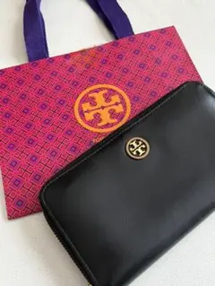 トリーバーチ　ラウンドファスナー　長財布　黒