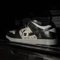 Supreme Nike SB Dunk Low Black STARのサムネイル
