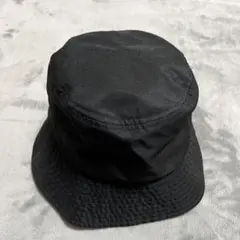 黒のバケットハット ブラック バケハ 帽子