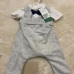 H&Mボウタイ付きグレーロンパース2パック