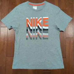 NIKE グラフィック Tシャツ グレー Lサイズのサムネイル