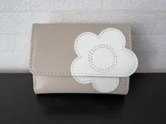 MARY QUANT 三つ折り財布 ベージュ 花モチーフ