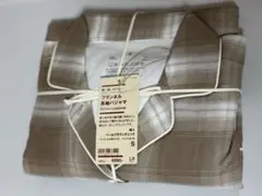 無印良品　脇に縫い目のない　フランネル長袖パジャマ