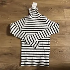 新品ZARAボーダーハイネック