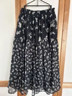 earth 花柄スカート