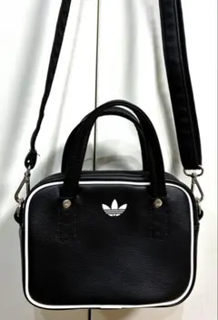 adidas 美品　ショルダーバッグ ブラック　2wayのサムネイル