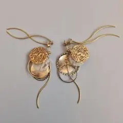 ゴールド 揺れる 丸 波 ゆらゆら ピアス