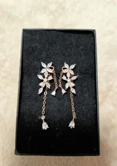 ローズゴールド 花モチーフ ピアス