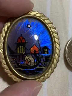 ヴィンテージ　英国アンティーク調　年代物　モルフォ蝶　風景画ブローチ