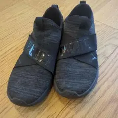 PUMA ブラック スニーカー ソフトフットウェア