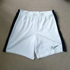 Nike ホワイト ハーフパンツ　L
