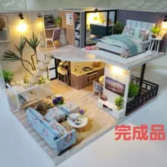 ♡完成品 ミニチュアドールハウス(アクリルケース.電池付き)ブルー