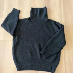 美品！★センスオブプレイス★黒タートルネックセーター★ストレッチ素材★ゆったり