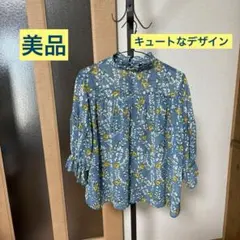 美品　おしゃれフラワーデザイン　シースルーなブラウス　M〜L