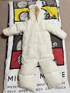 GAP babyホワイトフード付きジャンプスーツ12〜18サイズ