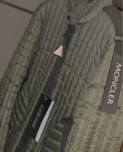 MONCLER ミリタリーグリーンダウンジャケット　海外限定モデル　未使用品