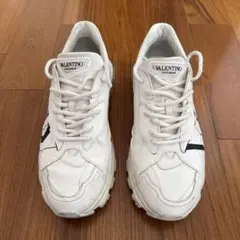 VALENTINO VLTN ホワイトスニーカーのサムネイル