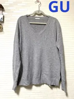 GU【完売】Vネックニット