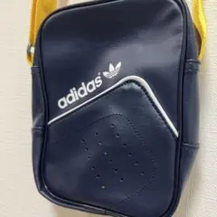 adidas レザーネイビー ショルダーバッグ
