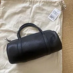 週末セール　AETA ブラックレザーハンドバッグのサムネイル