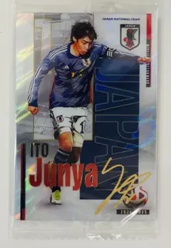 【即購入OK】サッカーツインウエハースカード　伊東純也　サイン
