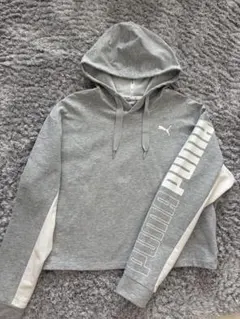 PUMA グレー ショート丈パーカー Mサイズ