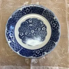 青白い花模様の皿 3枚セット