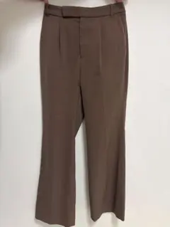 LOWRYS FARM カラーセンタープレスフレアパンツ