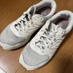 New Balance WW550 スニーカー　ベージュ　ニューバランスのサムネイル