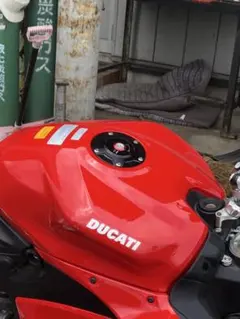 ドゥカティ　SS900　カウル・タンクセット　SS800.SS1000 ドゥカティ SS900 カウル・タンクセット SS800.SS1000 - メルカリ