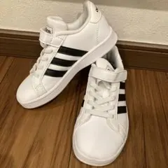 adidas アディダス　スニーカー　17cm 白　運動靴　オシャレ