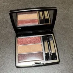 【未使用品】Dior トリオ ブリック パレット 663 トリプル ブルームのサムネイル