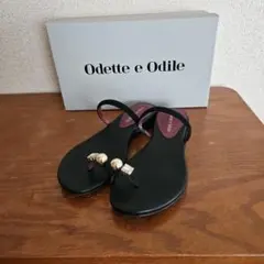 Odette e Odile トングサンダル ブラックのサムネイル