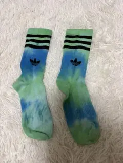 adidas 靴下のサムネイル