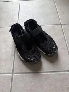NIKE air rift タビスニーカー 【24.0】 黒白 足袋