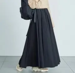 新品 emmi エミ タフタ ギャザー ロング スカート ブラックのサムネイル