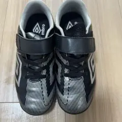 【子ども用・20cm】’UMBRO サッカー トレーニングシューズ ブラックのサムネイル