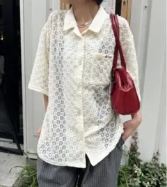 nemne store ワンポイント刺繍透けレースシャツ フリーサイズのサムネイル