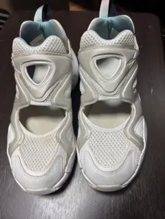 リーボックフューリーライト モレキュール フェスティバルスニーカー白Reebokのサムネイル