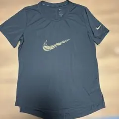 美品Nike Dri-FIT 黒レディース Tシャツ M