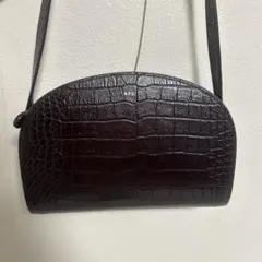 A.P.C. ハーフムーン クロコ柄