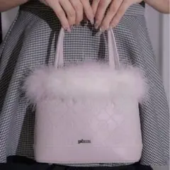 pium モノグラムファーバッグ ベビーピンク - メルカリ pium ピウム モノグラム ファー付きバッグ ピンク